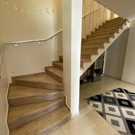 Diamond 5 Star - Vila Nice