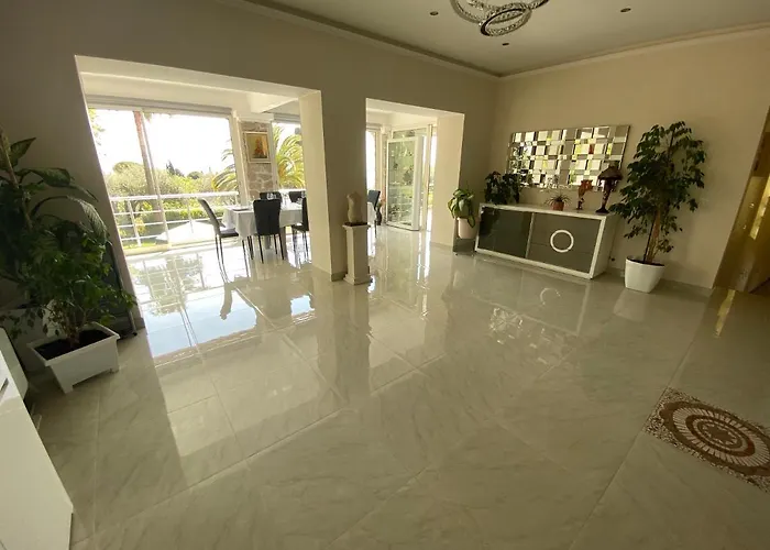 Diamond 5 Star - نيس